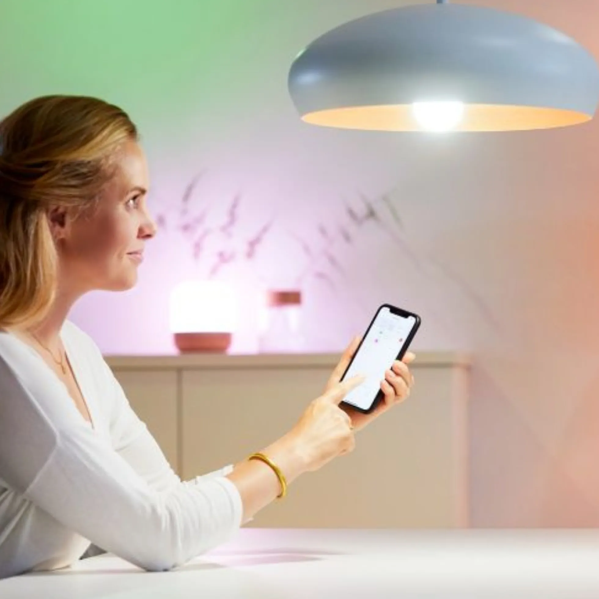 WiZ Smart E27 LED-pære, A60, 2700K, 810lm, 9W, WiFi (restsalg)