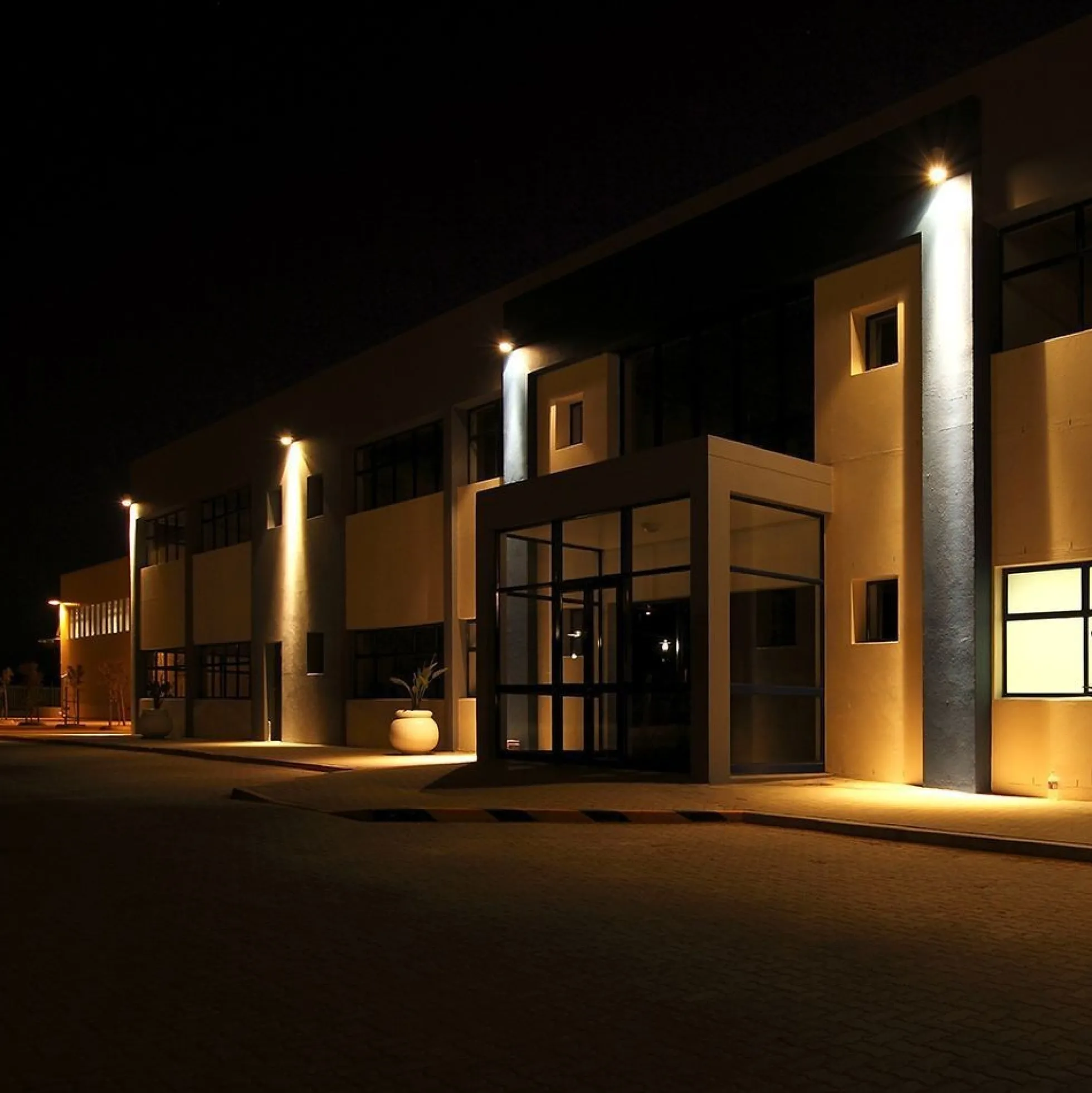 100W LED projektør, 135lm/W, Samsung LED chip, 1m ledning, udendørs, sort, 3000K - V-TAC
