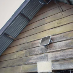 240W LED Solar projektør med 4000K lysfarve, 20000 mAh batteri, 3 meter kabel, smart IR fjernbetjening og hurtig opladning - hvid