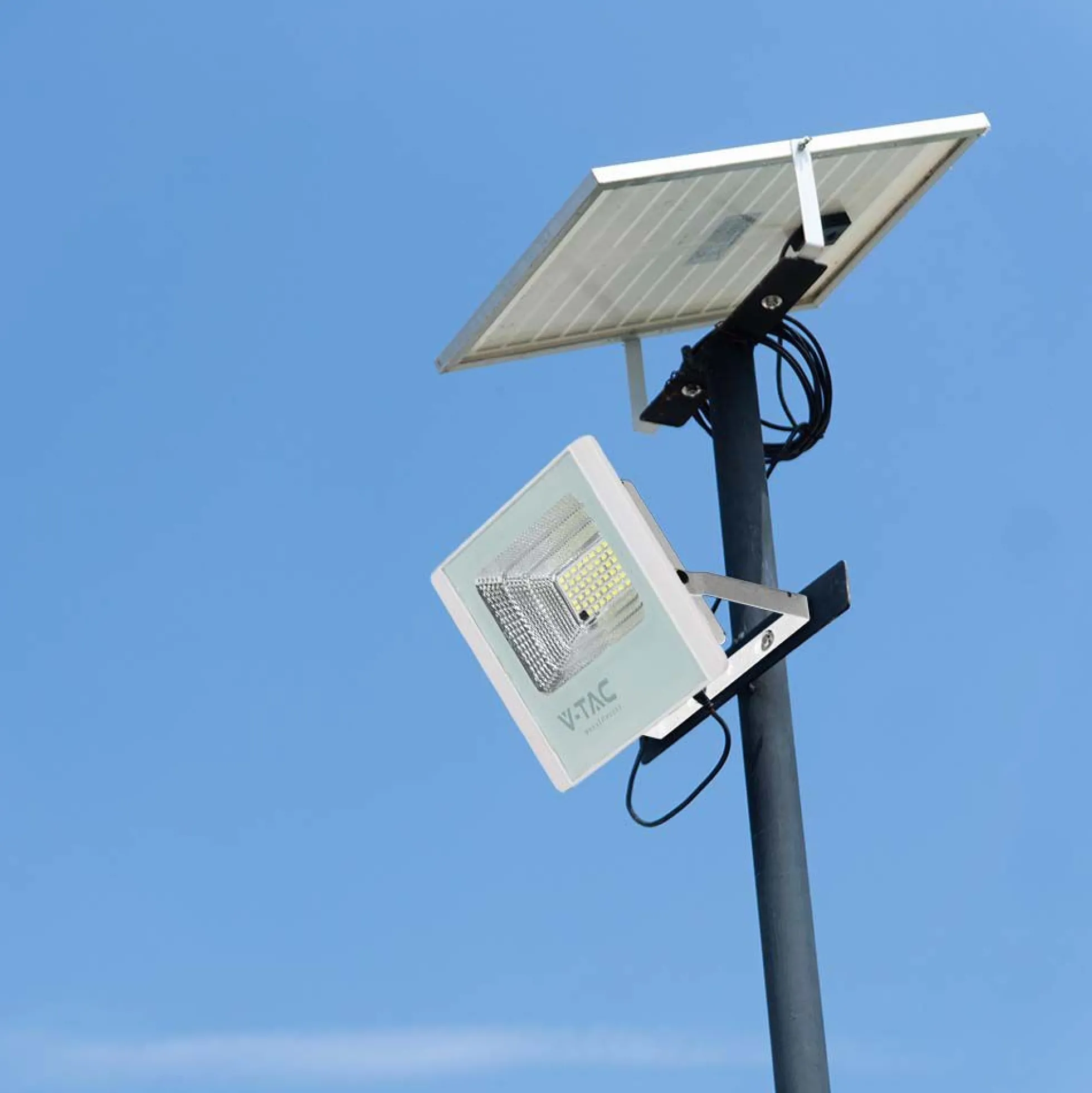 35W solpanel med LED projektør, 4000K, hvidt hus